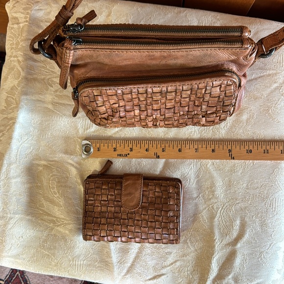 Zoa, Leather Crossbody and wallet. - Picture 7 of 9